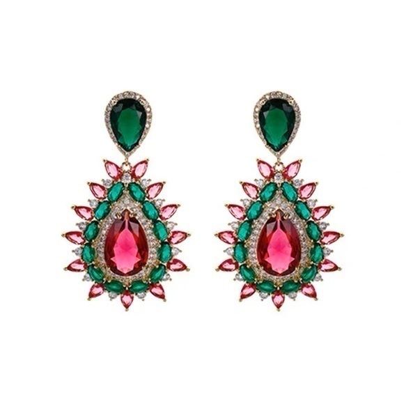 Jewelry - - - 18K GP Vintage chandelier stimulated diamond Earrings